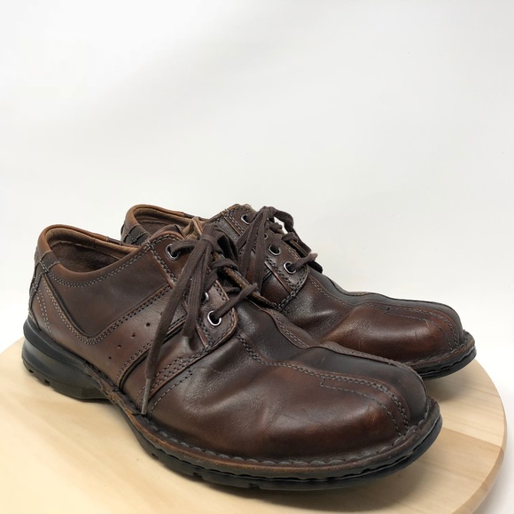 clarks touareg oxford